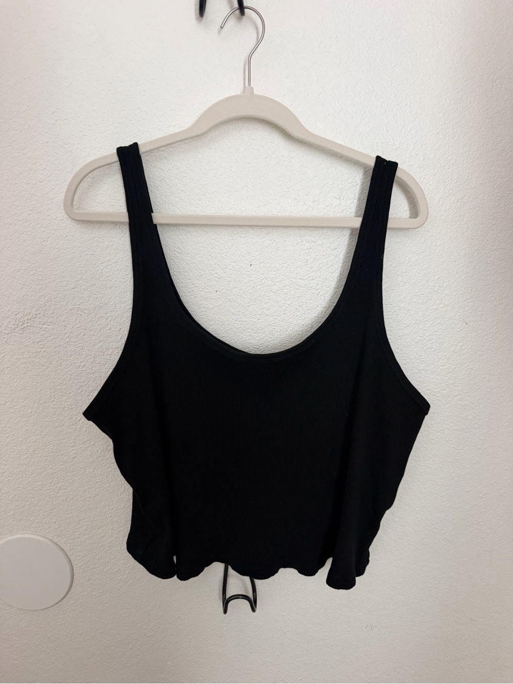 Old Navy Black Ribbed Scoop Neck Cropped Tank